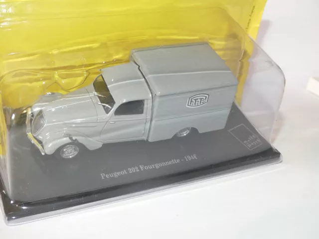 PEUGEOT 202 FOURGONNETTE 1946 PTT LA POSTE UNIVERSAL HOBBIES  1:43 blister