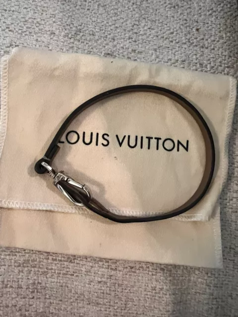 LOUIS VUITTON Pochette Bag Wrist Wristlet Strap Gray Taupe Leather Silver 12