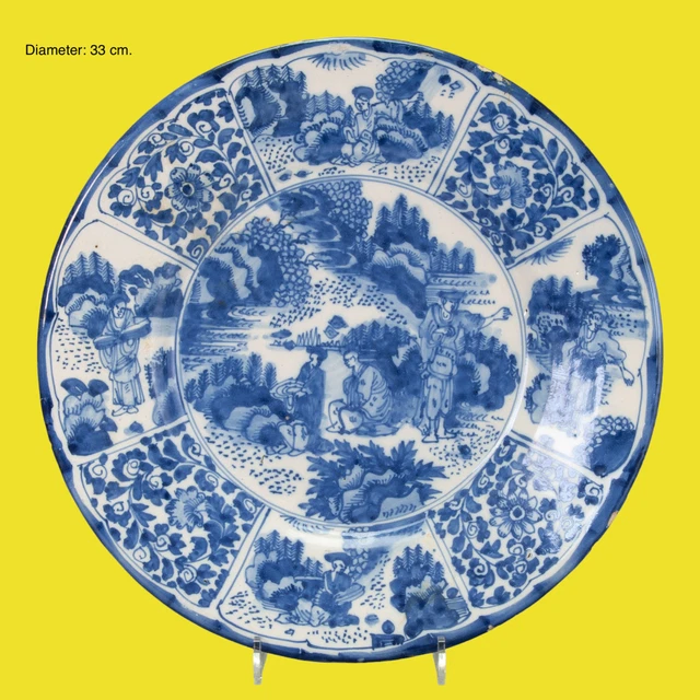 Nice large Dutch Delft Blue charger, Chinoiserie decoration, 17th century.