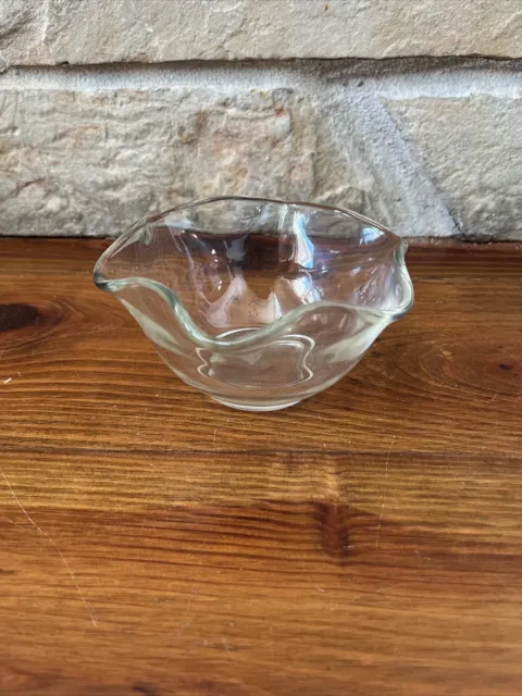 Clear Glass Bowl Ruffled Edge Flower Shape Candy Dish Dessert Fruit Bowl