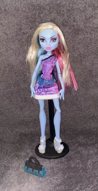 Monster High Doll - Mattel - Scaris : City Of Frights - Abbey Bominable