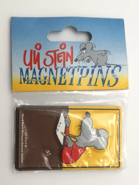 ULI STEIN Magnet Magnetpins MAUS am Schreibtisch Sammler Gerd Koch Cartoon Humor