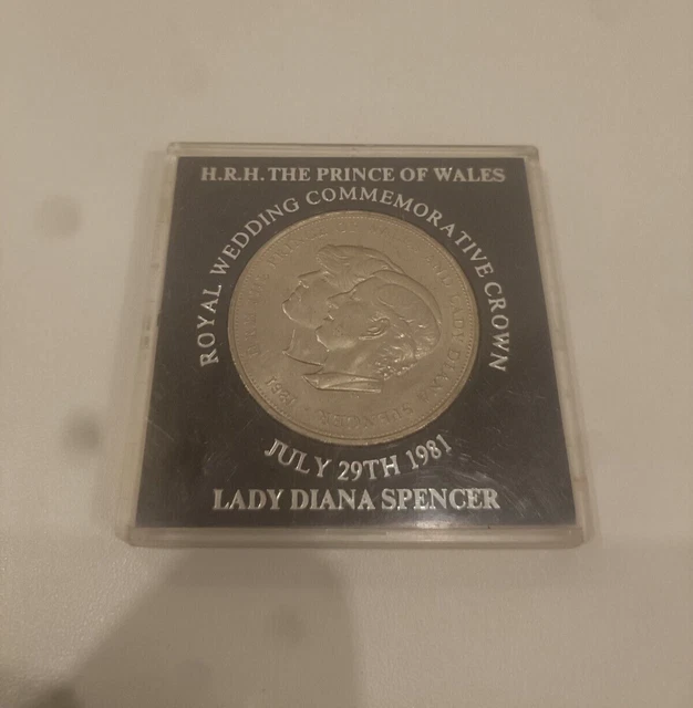 Rare 1981 Charles and Diana Royal Wedding Commemorative Crown Coin Collectable