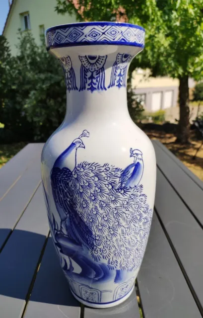 Ancien vase balustre Asiatique/Japonais. En céramique peint main. Décor paons