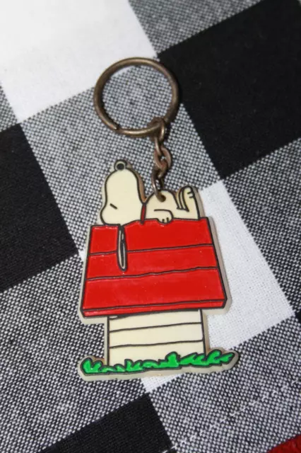 Vintage Snoopy Peanuts Schultz Keyring Keychain