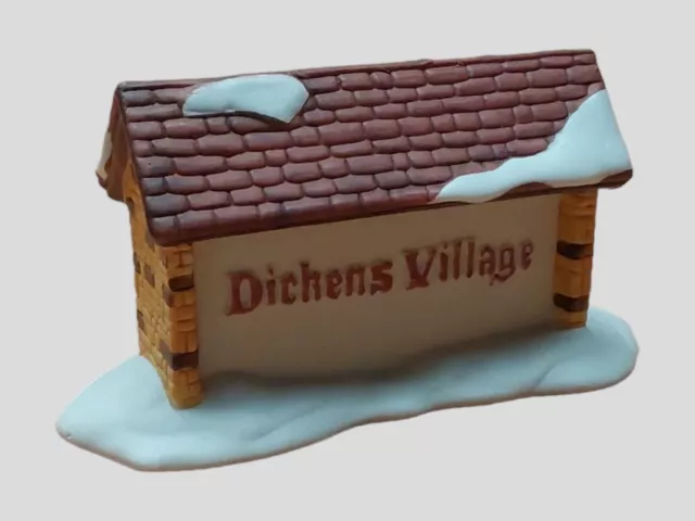 DEPT 56 DICKENS VILLAGE SIGN Heritage Village Collection  6569-2 & 2 Figures