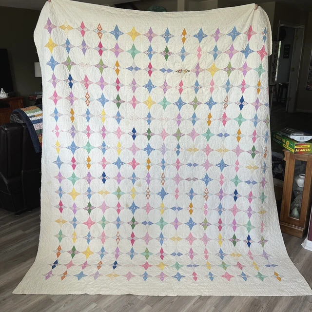1930s Cutter Star Pattern Quilt Hand Pieced Hand Quilted Flour Sack Fabric 87x77