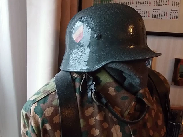 Stahlhelm met. p0p99o. innenfutter und kinnriemen aus leder