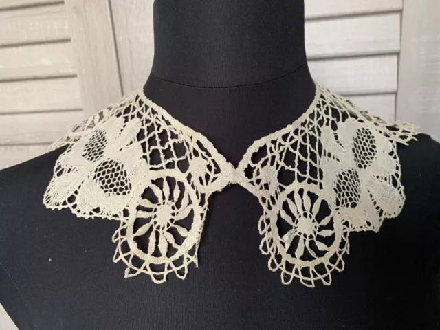 Antique French Edwardian Bobbin lace Collar 27" by 3 1/2" Floral design