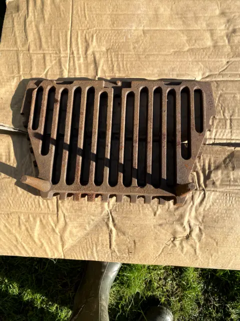 Regal 16 inch, Cast Iron Grate Bottom.