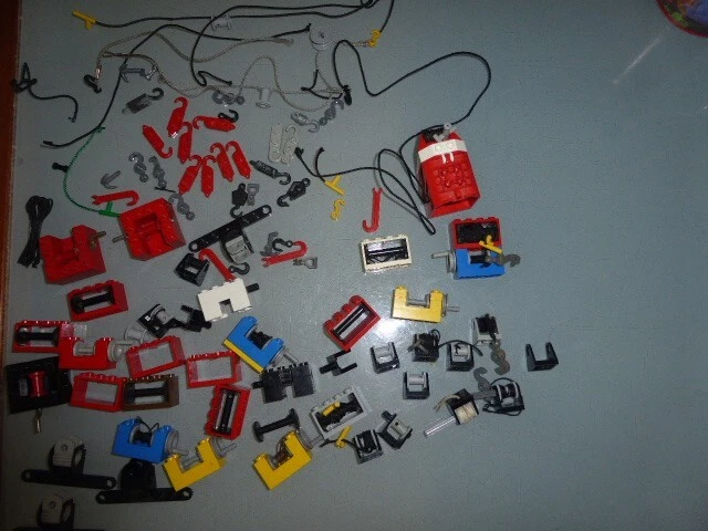 Lego Lot De Treuils, Enrouleurs, Crochets, Fils, Ref 4209, 60598, 2427 Et 30639