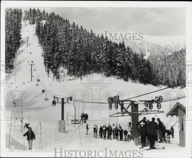 Press Photo The Snow Bowl at Missoula, Montana offers lodges and fine skiing