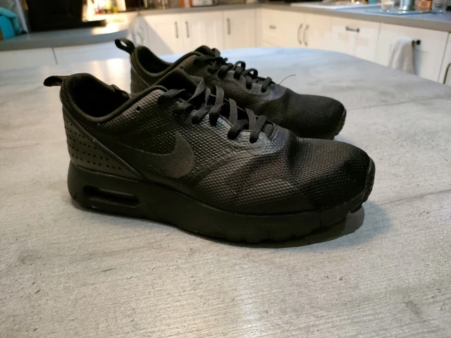 Nike Air Max Tavas Triple Black Trainers Shoes Size 5.5 UK Great Condition