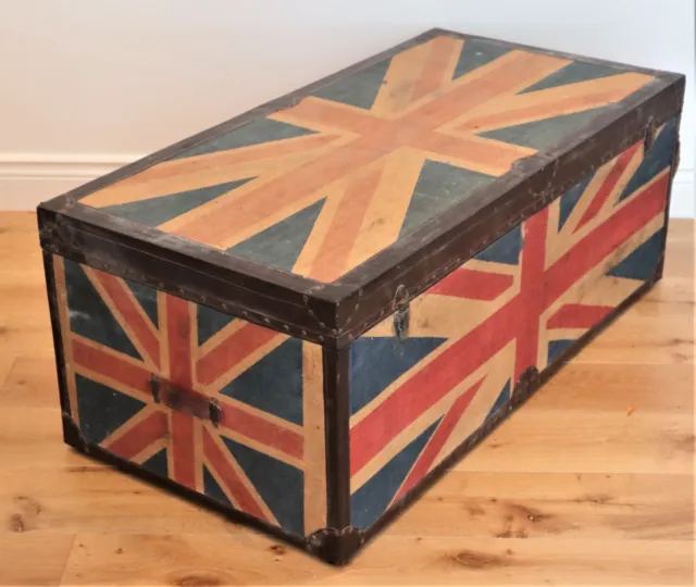 vintage storage, toy, blanket box, trunk, chest flag Union Jack red white blue