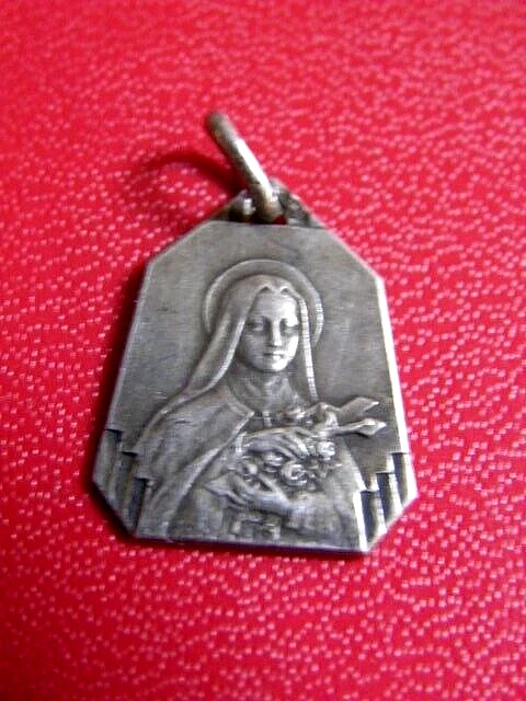 ancienne-medaille-religieuse-sainte-therese-de-l-enfant-jesus-eur-5-00