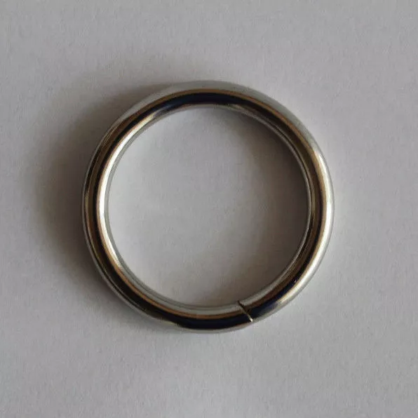 Ring geschweißt vernickelt 26*3,5  mm   Paracord