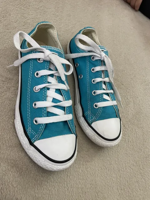 Converse kids size 1.5 eye catching turquoise colour shoes VGC