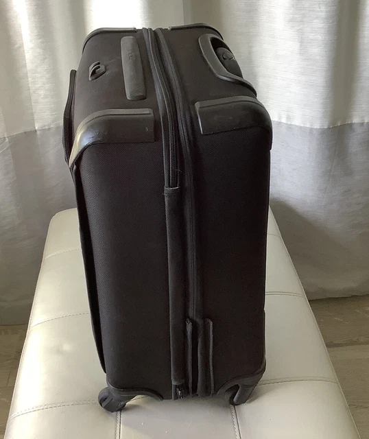 TUMI Alpha 2 Black 4 Wheel Expandable Suitcase Carry On 22 x 16 Inch 4