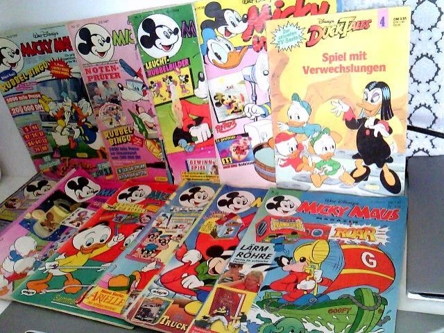 Konvolut bestehend aus 11 Hefte, zum Thema: Micky Maus Die größte Jugendzeitschr