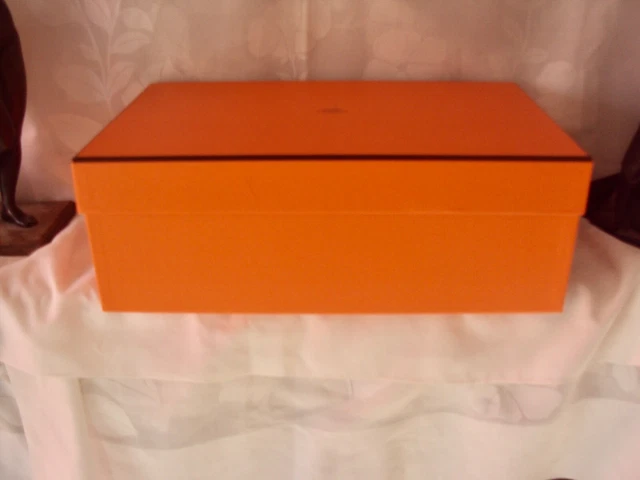 Boîte Cadeau Rectangulaire HERMÈS Vide – Neuve Avec Ruban – 36,5x18,5x2,8 Cm