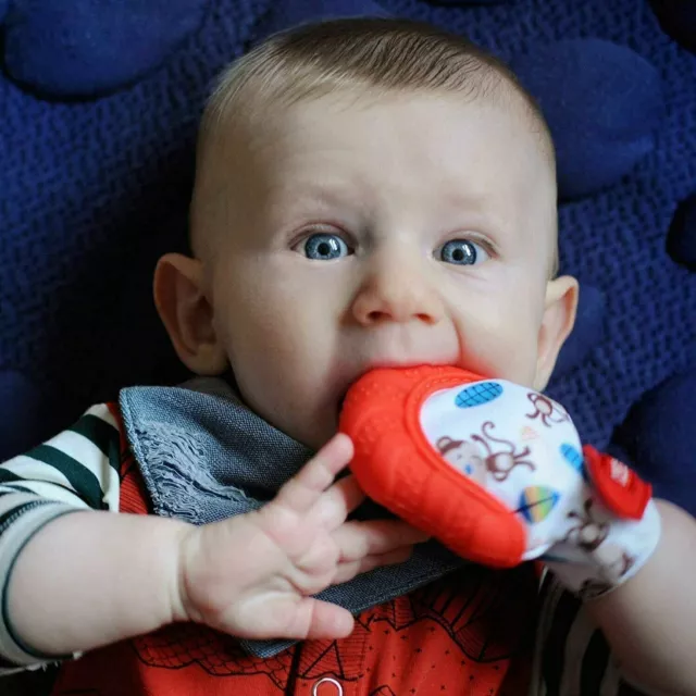 Nuby Soothing Teething Mitten with Hygienic Travel Bag, Red NEW - FREE SHIPPING!