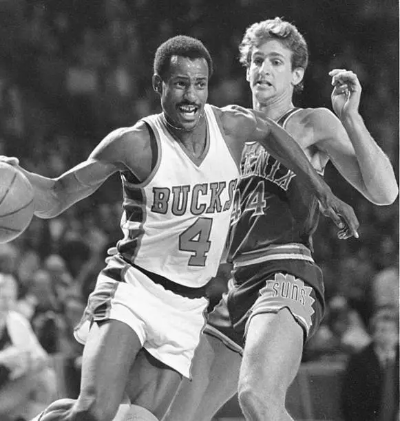 Sidney Moncrief Of The Milwaukee Bucks 1970s Old Basketball Photo