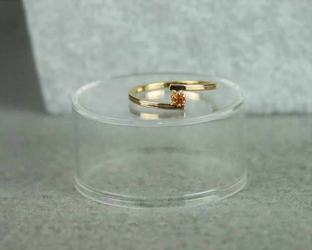 Vintage 1979 Avon Birthstone Accent Ring Austrian Glass Faux Topaz November Sz 8