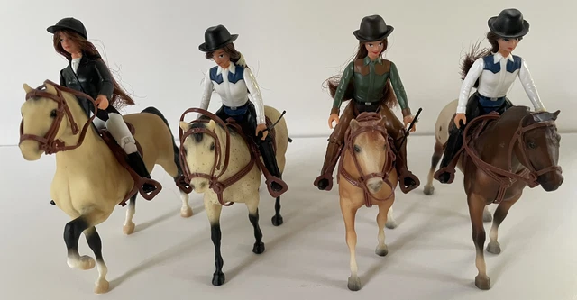 Breyer 4 Paddock Pals Saddle Club series