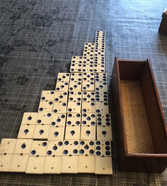 Jeu De Dominos Ancien En ébène – Jouet De Société – XIXème Siècle