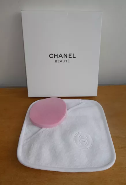 CHANEL Beauté Poche de voyage en éponge avec son éponge à fond de teint neuf