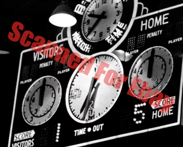 1942 Olympia Stadium Detroit Red Wings Hockey Score Clock Detroit 8x10 Photo