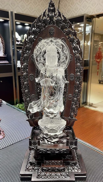 Chinese Exquisite Handmade Guanyin Carving Natural Crystal Statue