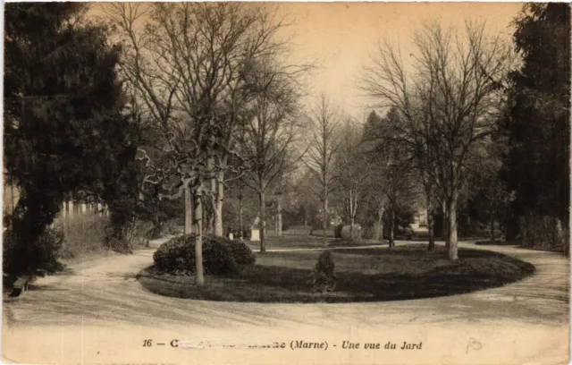 CPA CHALONS-sur-MARNE A view of the garden (490984)