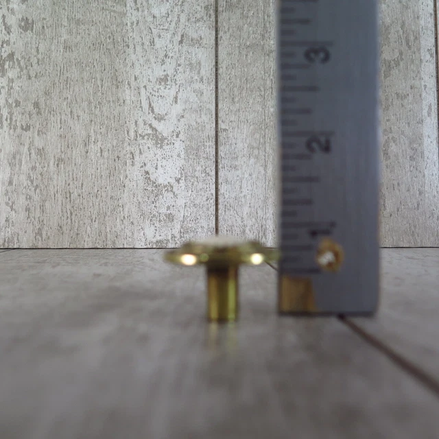 BOUTON/PULL AMEROCK, BP-862-3, LAITON POLI AVEC CENTRE BLANC ÉTEINT, 1 1/4" DIA 11 pièces 2