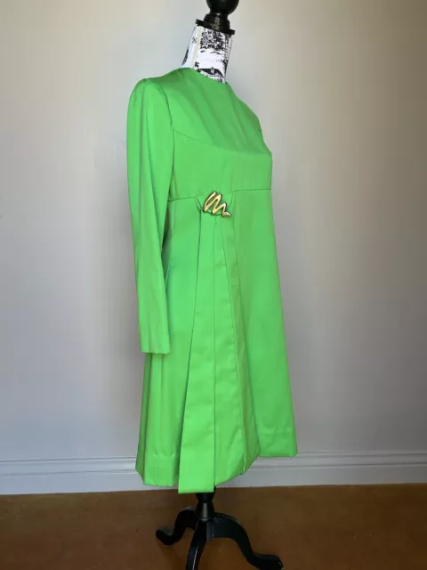 Vintage 1960's 70's Poly Blend Mid Mod Avocado Green Long Sleeve Dress sz M