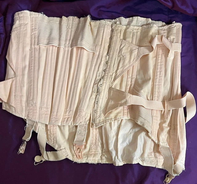 Sospensioni vintage anni '50, pizzo, gancio e occhio disossato. Cintura. Tè rosa. Unisex.