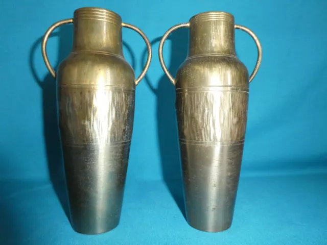 Vers 1900 Paire De Vases Amphores A Deux Anses A Décor De Frises En Laiton Doré