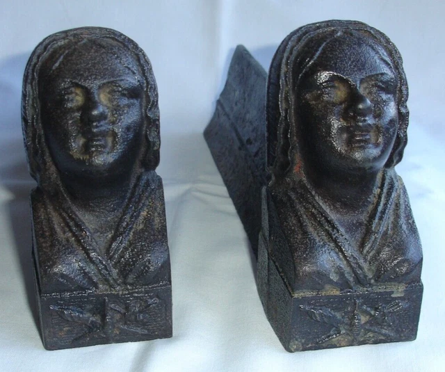 ANCIENNE PAIRE DE CHENET - N12 - TETE DE FEMME COURONNÉE