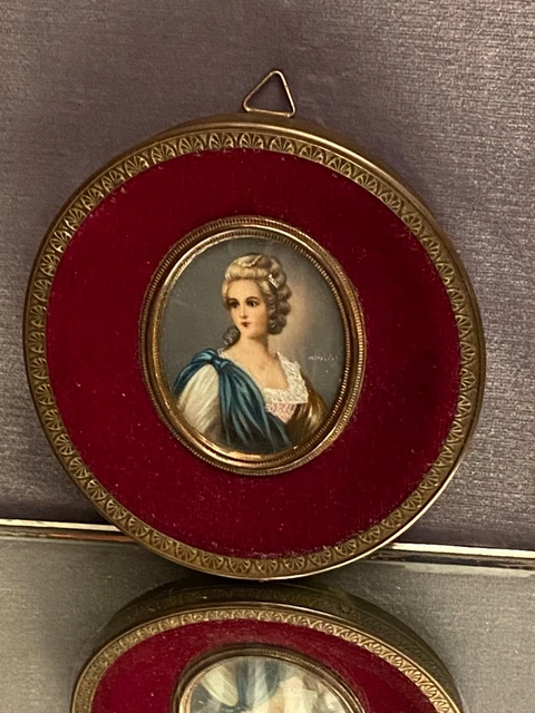 Miniature signée au portrait d'élégante