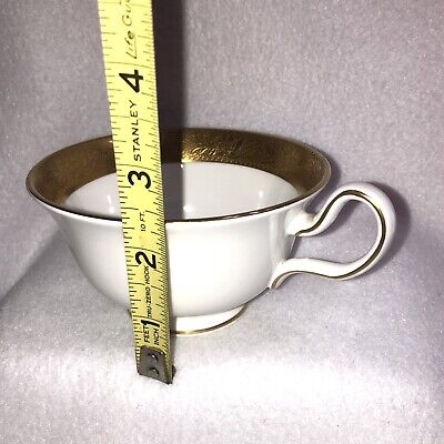 Vintage Wedgwood Ascot 2 1/4" Peony Shape Gold Encrusted Band Footed Cup 9