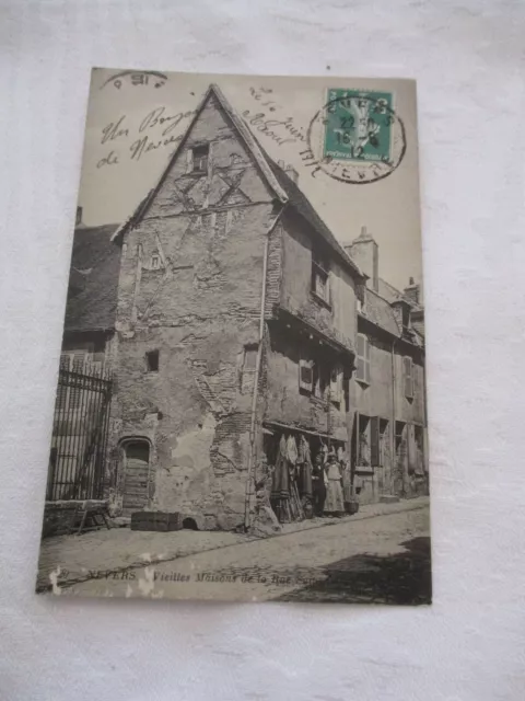 Cpa Nevre 58 Nevers Vielles Houses De La Rue Saint?