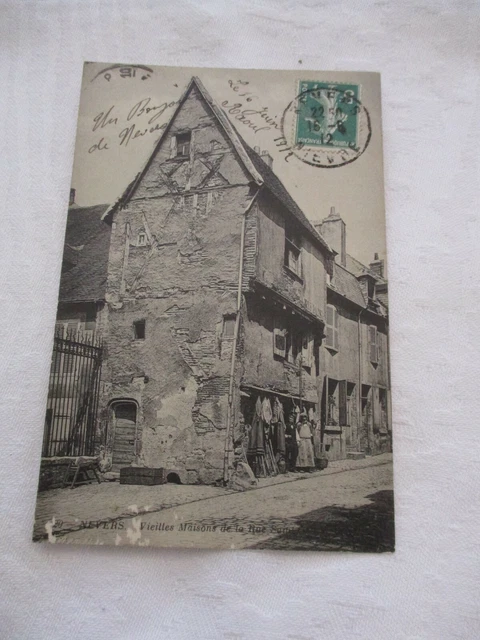 Cpa Nievre 58 Nevers Vielles Maisons De La Rue Saint ?