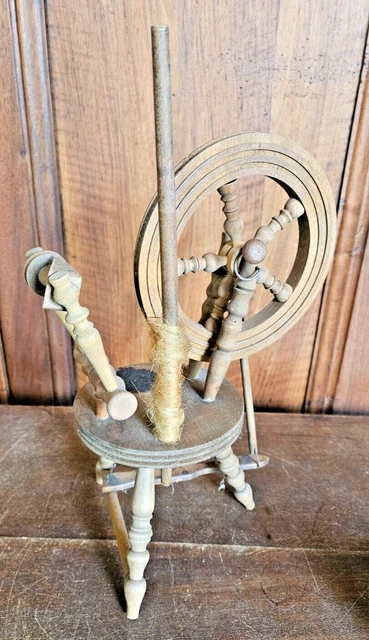 Lot De 2 Outils à Filer La Laine En Bois - Anciens, Art Populaire Français, Occasion