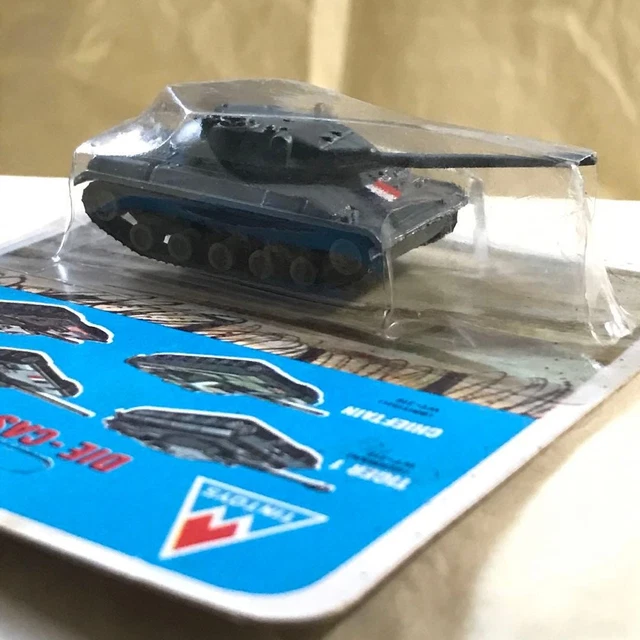 Le char français AMX 13 miniature Dinky Toys n°80C au 1/55e