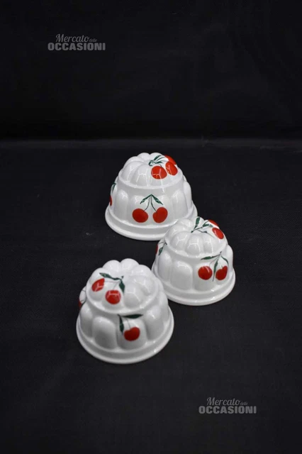 Tris Moule En Céramique Pour Gâteau Blancs Avec Cerises 9 Et 13 CM Diamètre