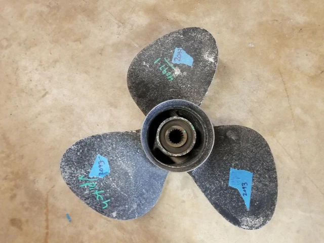 Left Hand Aluminum 19 1/2" X 15P Mercruiser Bravo 2 Propeller, 19 Spline, # 2093 Left Hand Aluminum 19 1/2" X 15P Mercruiser Bravo 2 Propeller, 19 Spline, # 2093