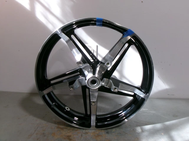 2025 HARLEY DAVIDSON Street Glide Helix Front Wheel 19