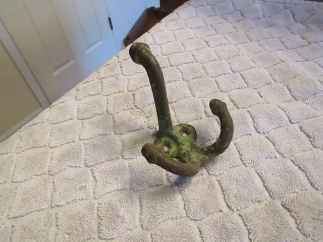 Antique Victorian Cast Iron 3 Prong Decorative Hat Coat Hook