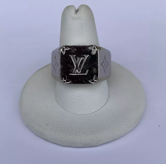 LOUIS VUITTON Zamac Palladium Monogram Charms Necklace Silver 1263758