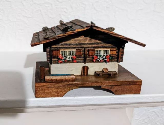 VINTAGE WOODEN MUSICAL Box Swiss Chalet Swedish Rhapsody Cuendet